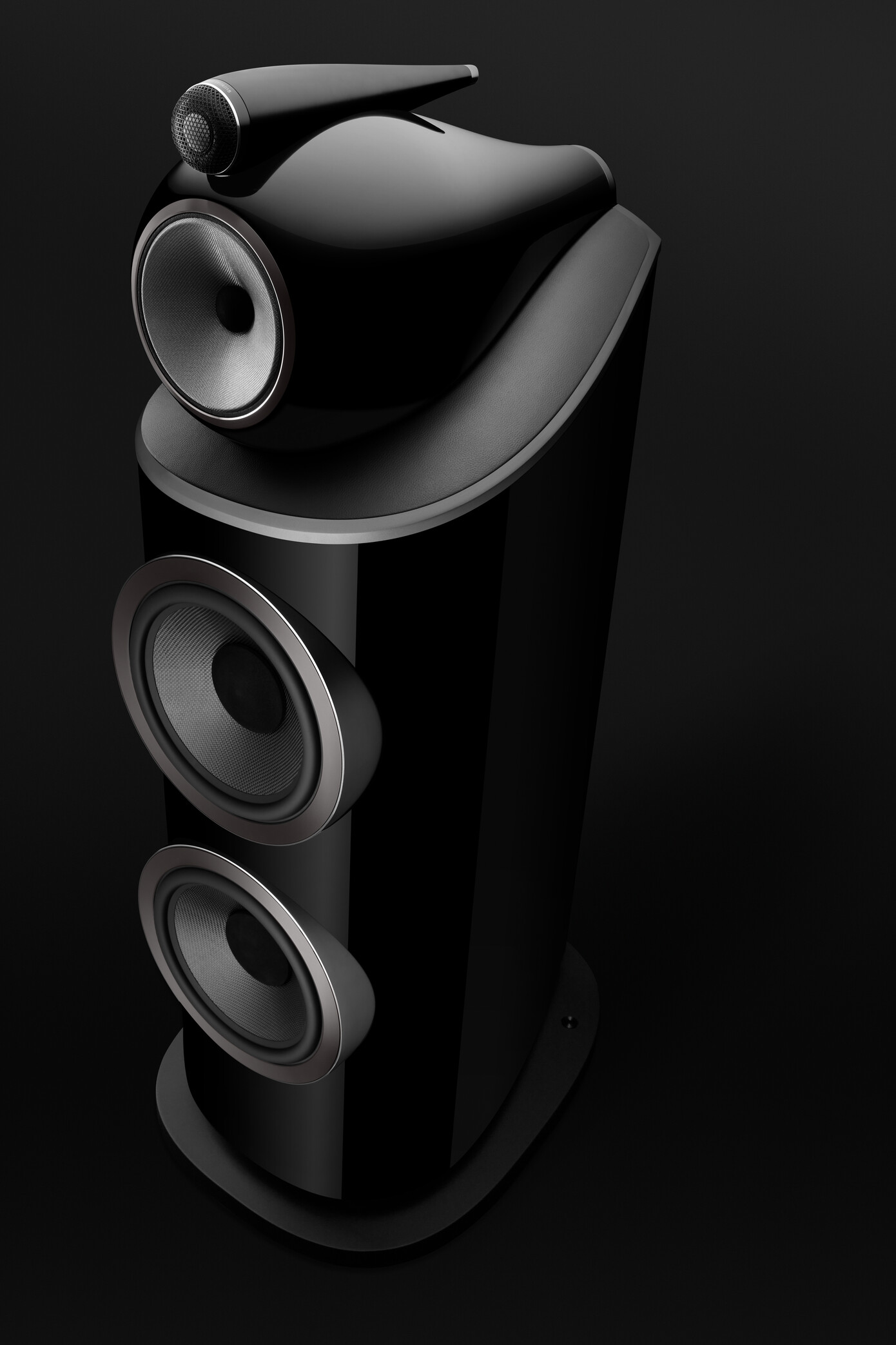Low--801 D4 Gloss Black Front Angle Beauty