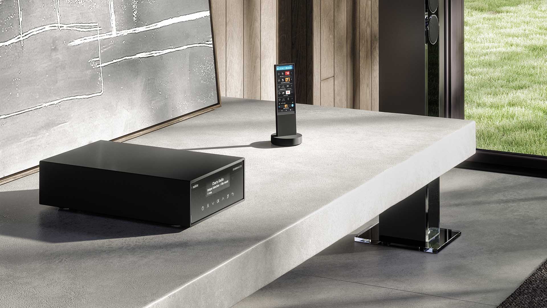 Revox-Audiosysteme-Studiomaster-M500-Verstaerker-Multiuser-App-Wohnraum02_1280x1280@2x
