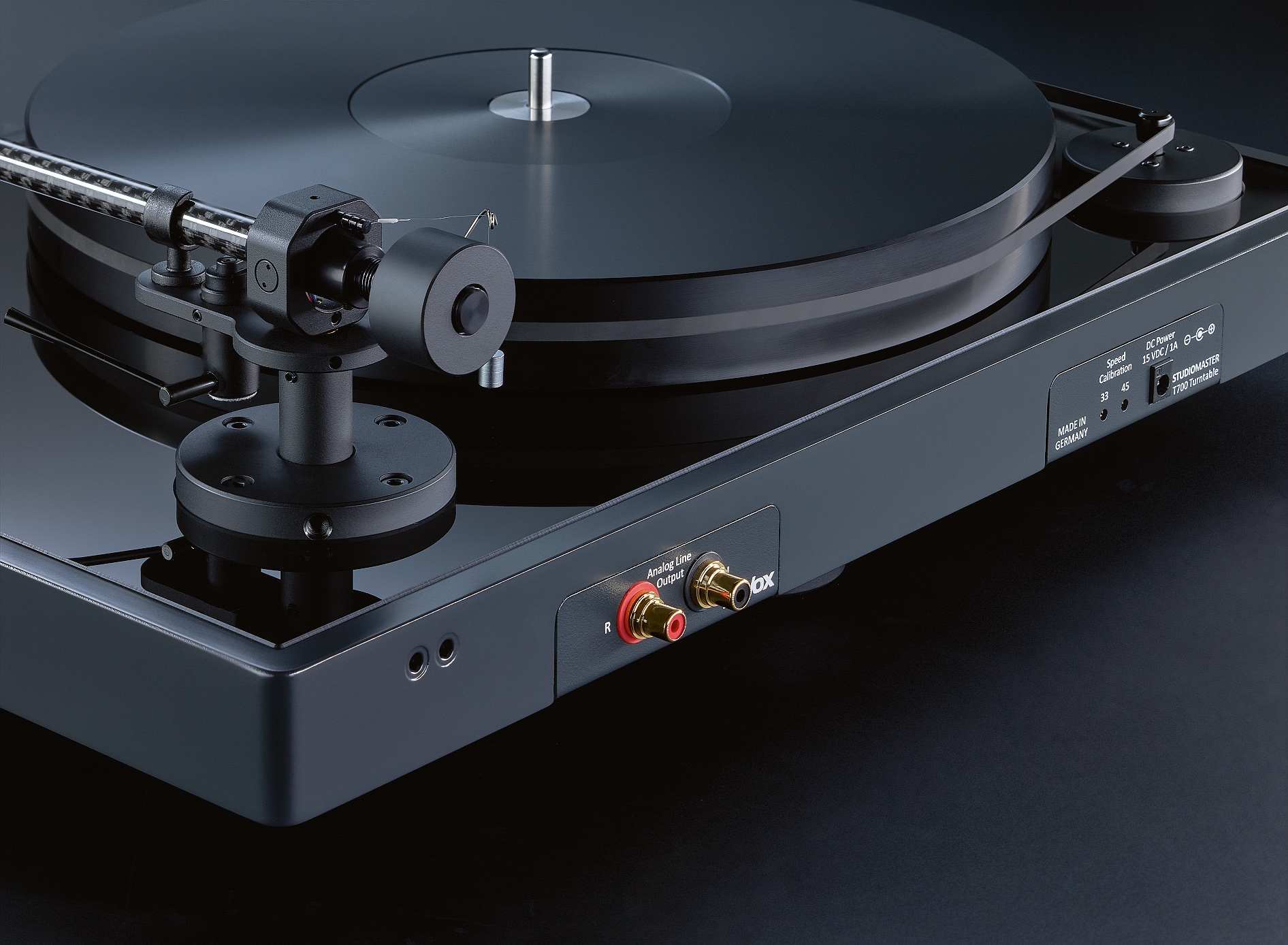Revox-T700_Ru-ckseite-sRGB_1280x1280@2x